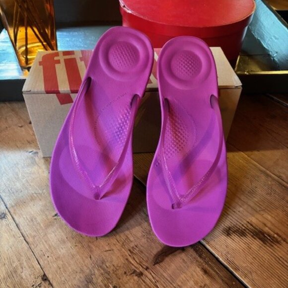 Fitflop IQushion Ergonomic Flip-Flops NEW w/BOX Size 7 Miami Violet - Picture 5 of 5